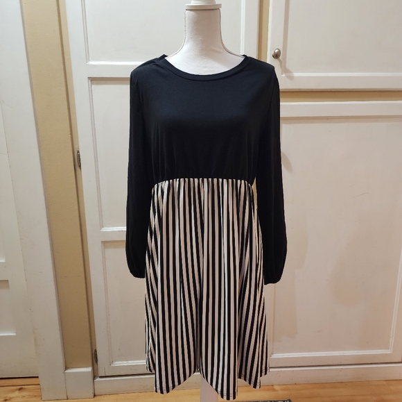 SHEIN Women's Vertical Stripped Print Dress - Picture 11 of 13